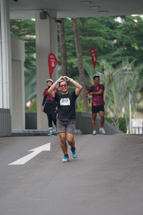 Race photo from Assurance Fun Run 2024