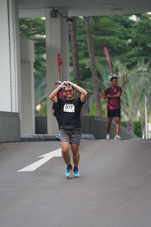 Race photo from Assurance Fun Run 2024