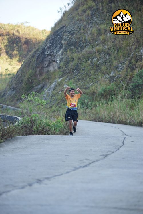 Race photo from Kelud Vertical Challenge 2024