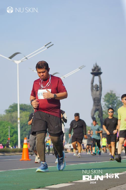 Race photo from Nu Skin Run 10K