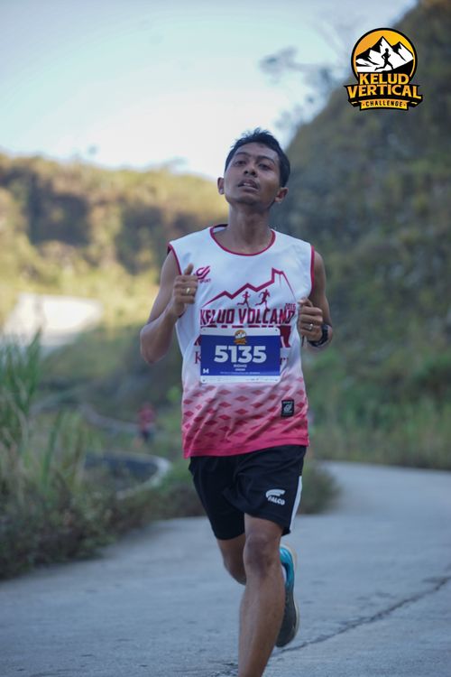Race photo from Kelud Vertical Challenge 2024