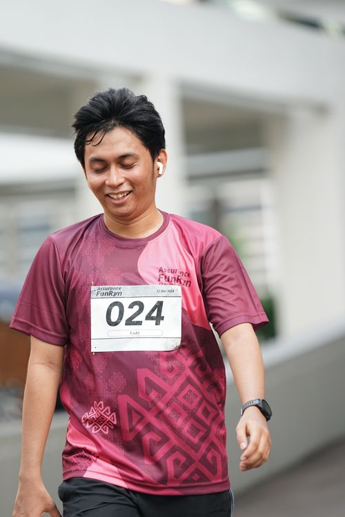 Race photo from Assurance Fun Run 2024