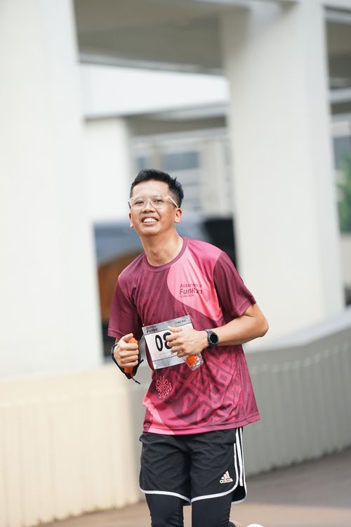 Race photo from Assurance Fun Run 2024