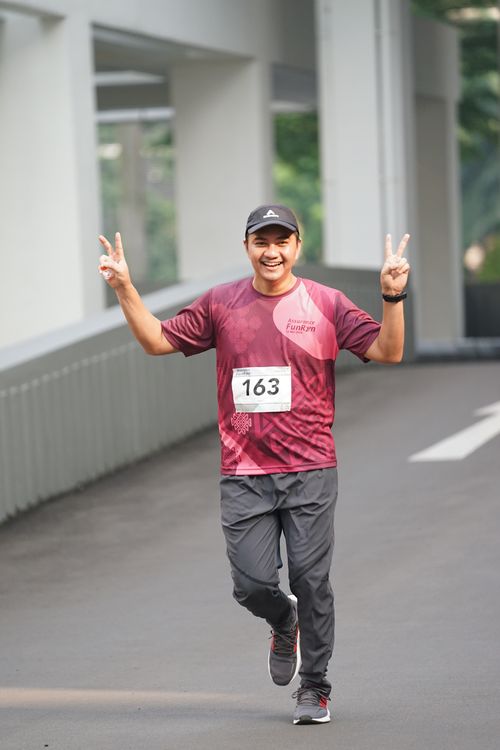 Race photo from Assurance Fun Run 2024
