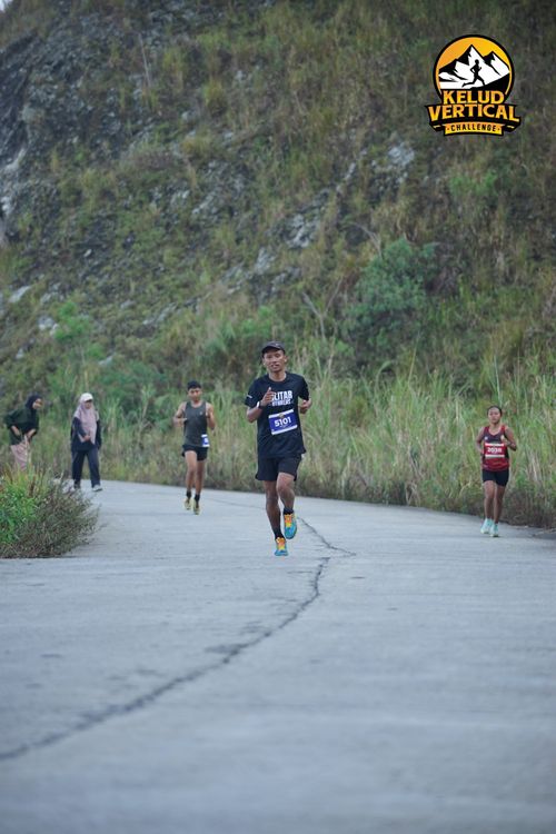 Race photo from Kelud Vertical Challenge 2024