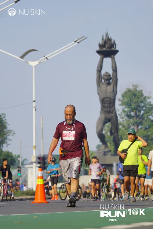 Race photo from Nu Skin Run 10K