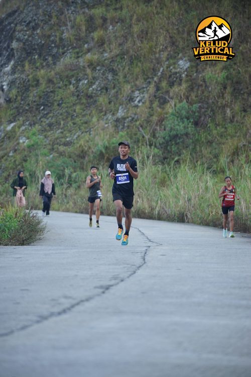 Race photo from Kelud Vertical Challenge 2024