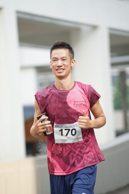 Race photo from Assurance Fun Run 2024