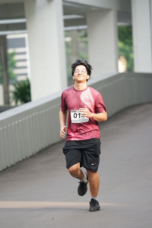 Race photo from Assurance Fun Run 2024