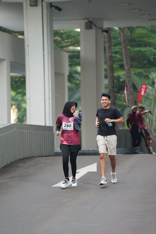 Race photo from Assurance Fun Run 2024