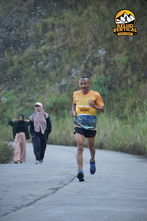 Race photo from Kelud Vertical Challenge 2024