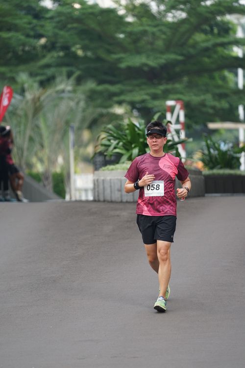 Race photo from Assurance Fun Run 2024