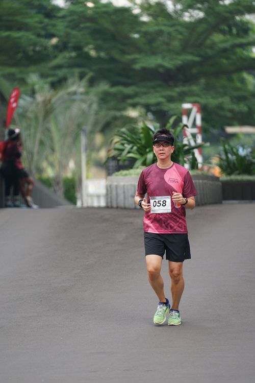 Race photo from Assurance Fun Run 2024