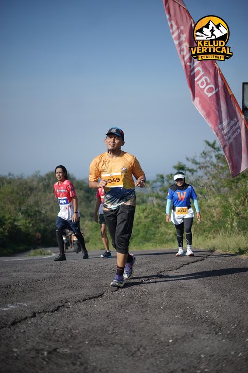 Race photo from Kelud Vertical Challenge 2024