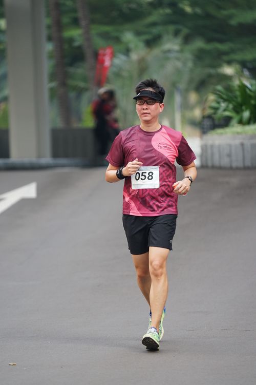 Race photo from Assurance Fun Run 2024