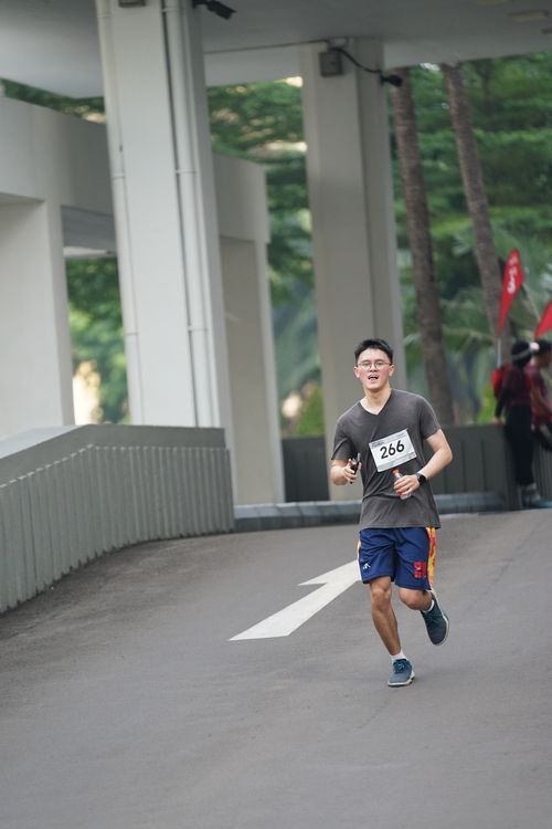 Race photo from Assurance Fun Run 2024