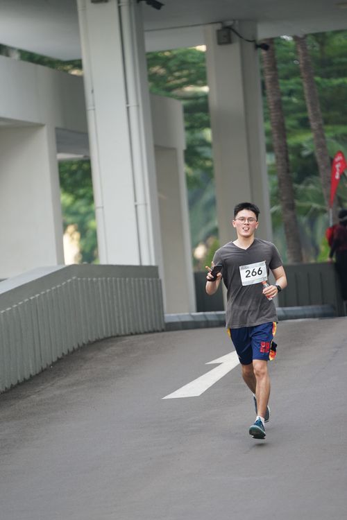 Race photo from Assurance Fun Run 2024