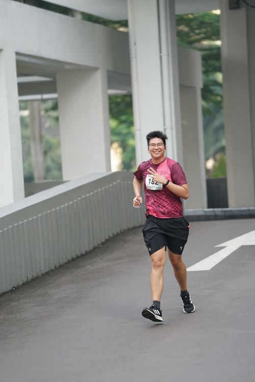 Race photo from Assurance Fun Run 2024