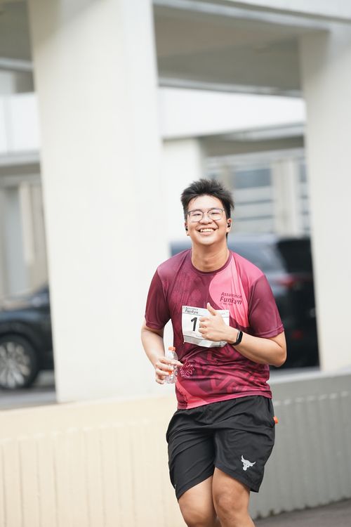Race photo from Assurance Fun Run 2024