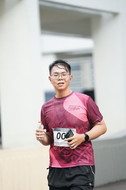 Race photo from Assurance Fun Run 2024