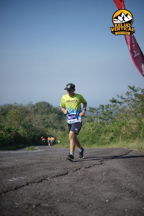 Race photo from Kelud Vertical Challenge 2024