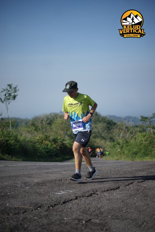 Race photo from Kelud Vertical Challenge 2024
