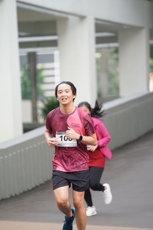 Race photo from Assurance Fun Run 2024