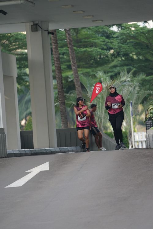 Race photo from Assurance Fun Run 2024