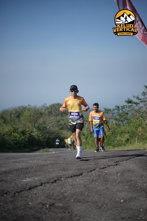 Race photo from Kelud Vertical Challenge 2024