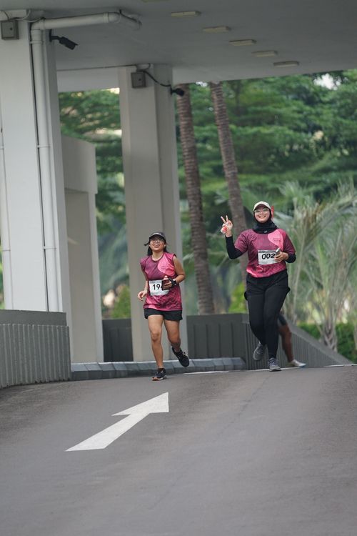 Race photo from Assurance Fun Run 2024