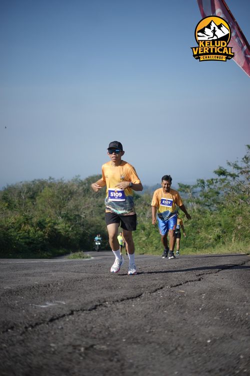 Race photo from Kelud Vertical Challenge 2024