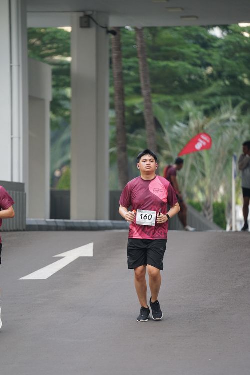 Race photo from Assurance Fun Run 2024