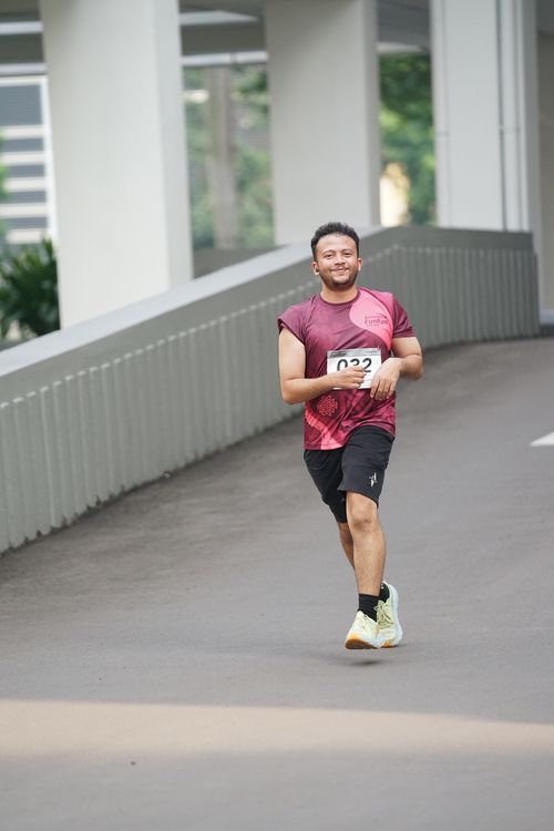 Race photo from Assurance Fun Run 2024