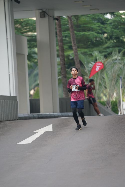 Race photo from Assurance Fun Run 2024