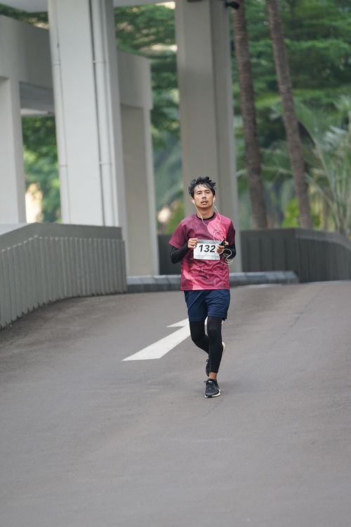 Race photo from Assurance Fun Run 2024