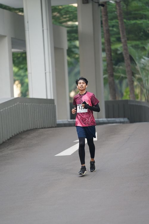 Race photo from Assurance Fun Run 2024