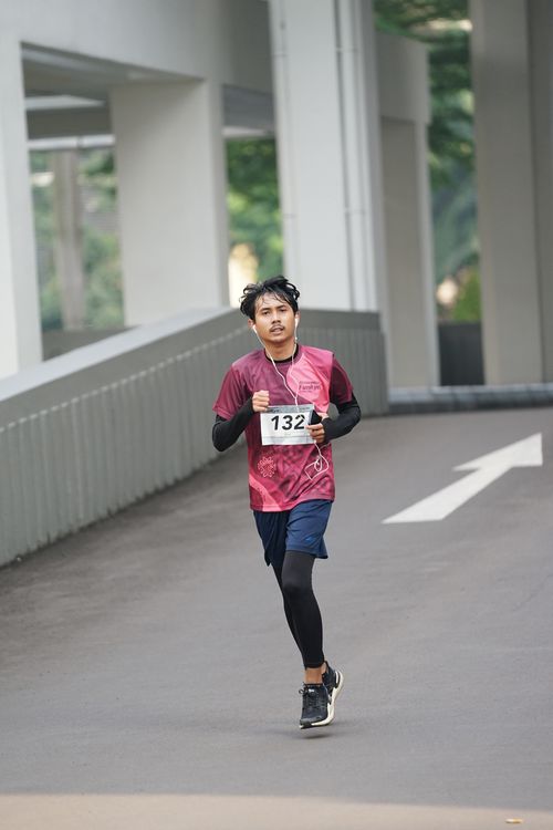 Race photo from Assurance Fun Run 2024