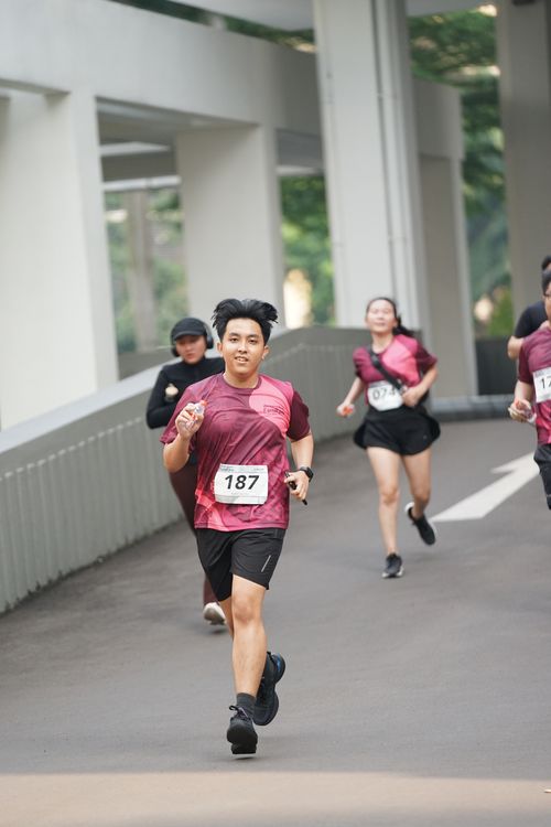 Race photo from Assurance Fun Run 2024