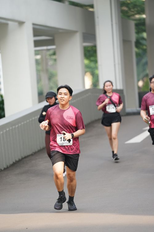 Race photo from Assurance Fun Run 2024