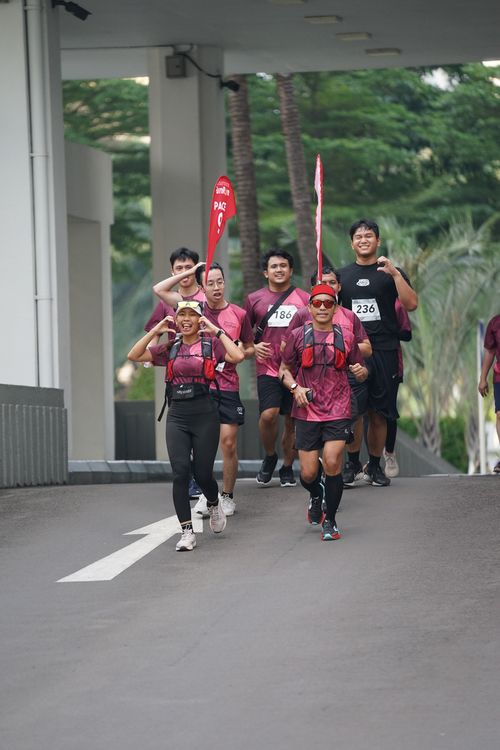 Race photo from Assurance Fun Run 2024