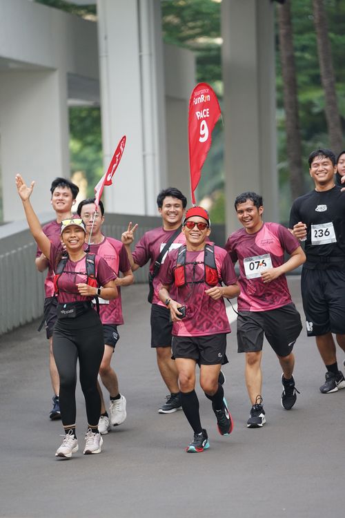 Race photo from Assurance Fun Run 2024