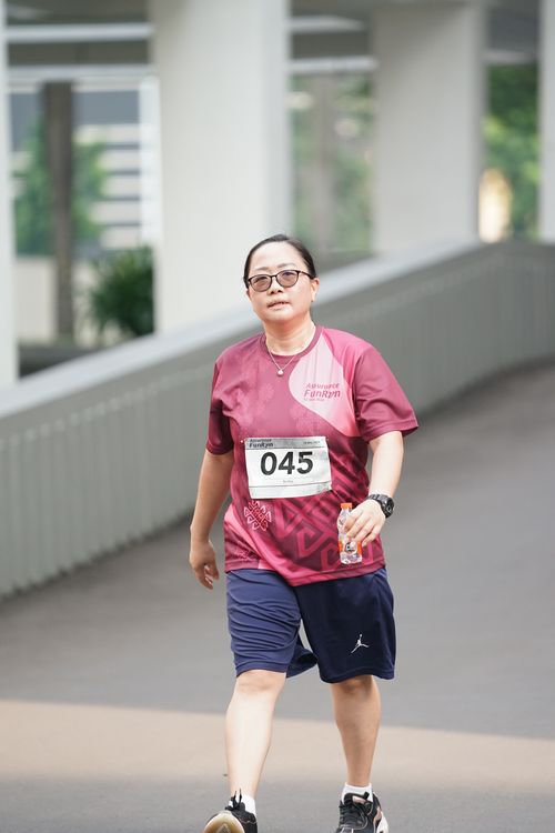 Race photo from Assurance Fun Run 2024