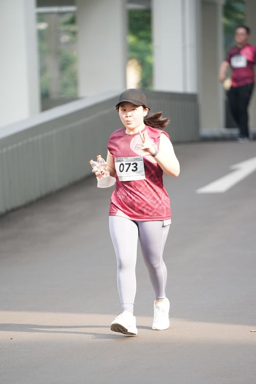 Race photo from Assurance Fun Run 2024