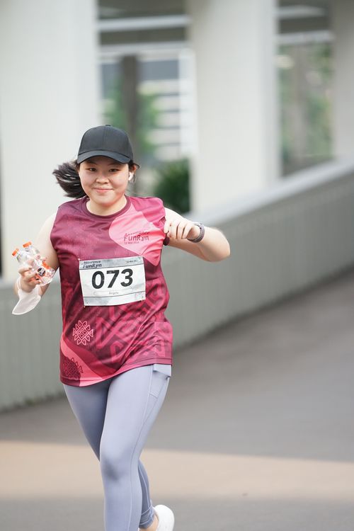 Race photo from Assurance Fun Run 2024