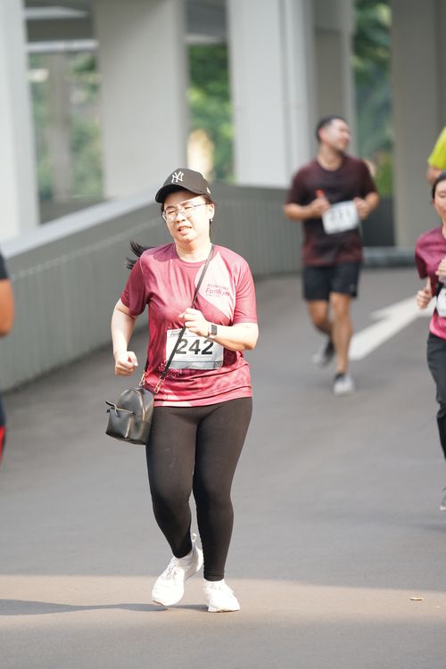 Race photo from Assurance Fun Run 2024