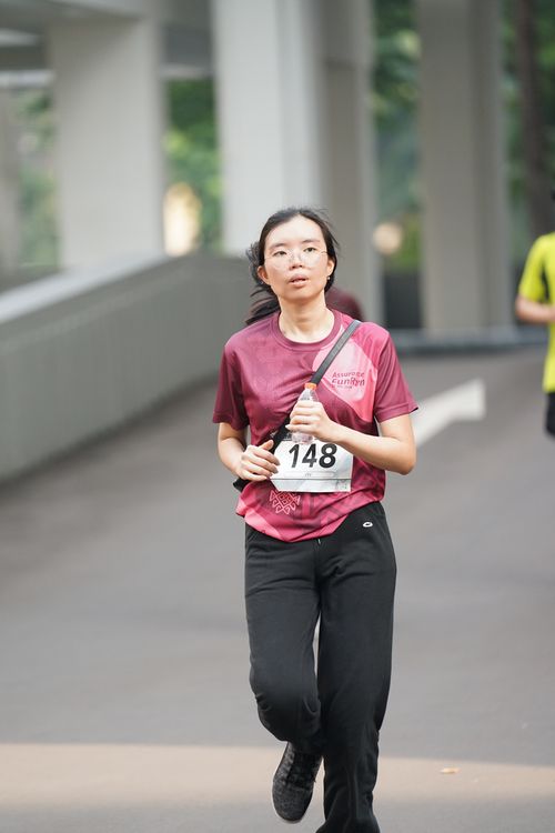 Race photo from Assurance Fun Run 2024