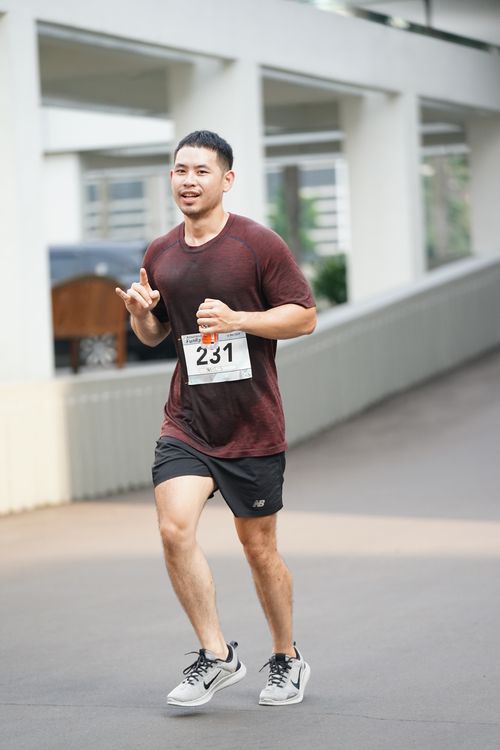 Race photo from Assurance Fun Run 2024