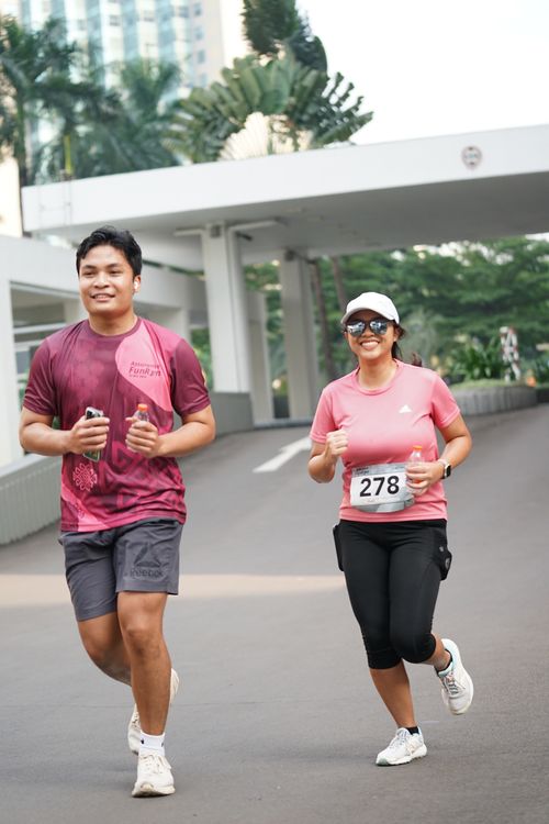 Race photo from Assurance Fun Run 2024