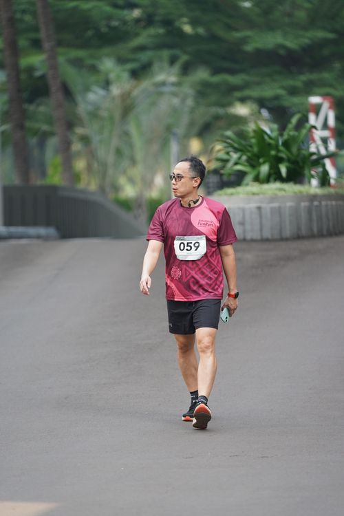 Race photo from Assurance Fun Run 2024
