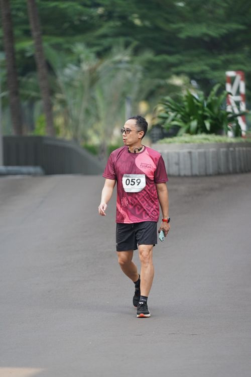 Race photo from Assurance Fun Run 2024